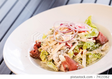 salad with beef 7413362