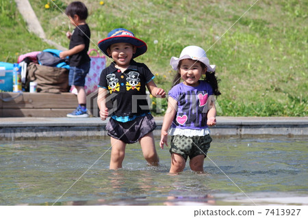 Child figure 7413927