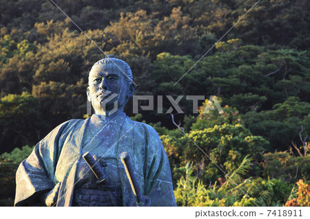 Shintaro Nakaoka Statue 7418911
