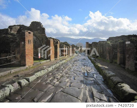 Pompeii ruins (near Naples) Pompeii ruins (near Naples) 7420720