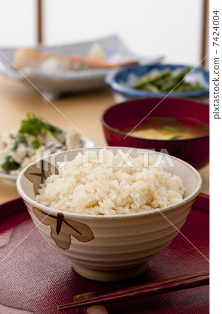 A table with brown rice A table with brown rice 7424004