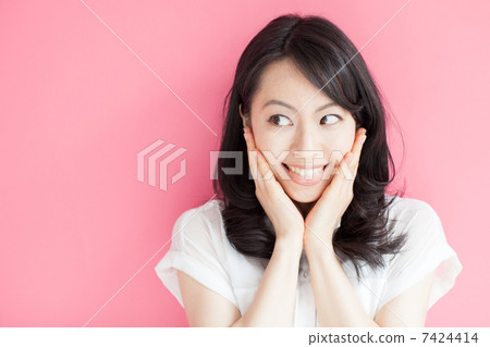 A woman with a tongue 7424414