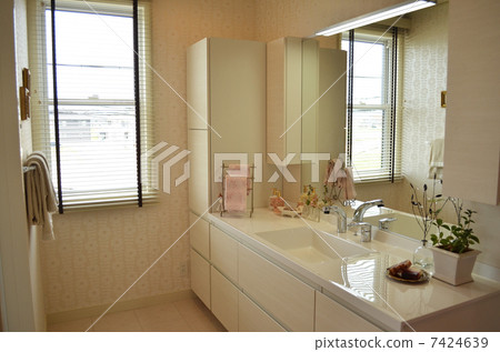 白色洗手間 7424639