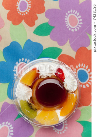 Fruit a la mode 7428156