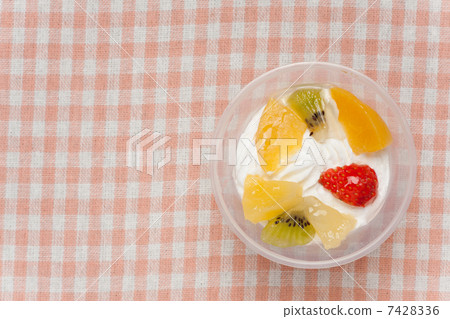 Fruit a la mode 7428336