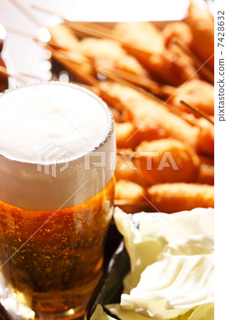 Kushikatsu和啤酒 7428632