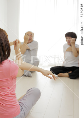 Three generations family hand 7429646