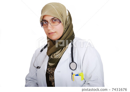 Young female muslim doctor 7431676