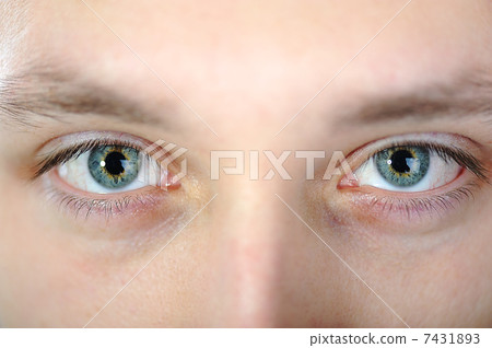 Eyes 7431893