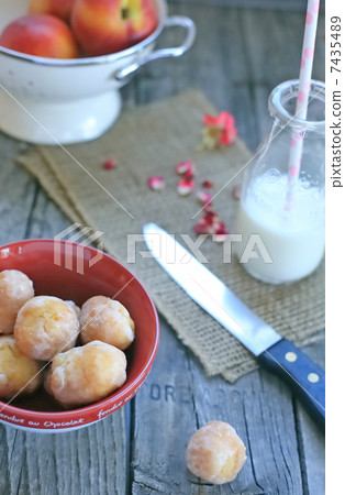 Corocoro donut 7435489