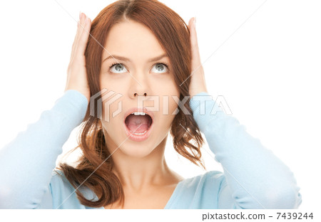 screaming woman 7439244