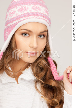 beautiful woman in winter hat 7440383