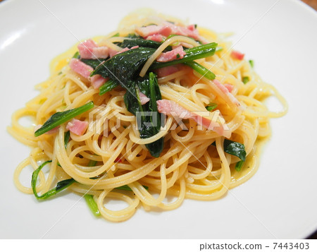 Spinach and Bacon's Peperoncino 7443403
