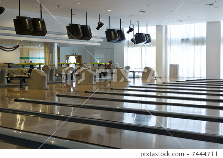 inside shuts of the bowling center 7444711
