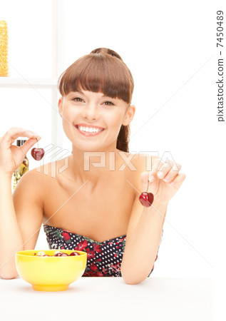 beautiful woman in the kitchen 7450489