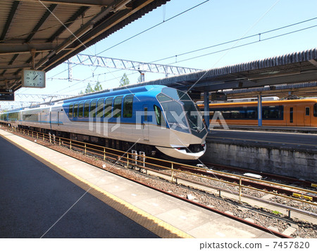 Kintetsu and sightseeing express train shops (at Kashikima station) 7457820