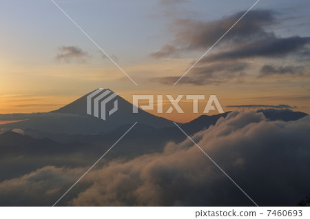 Mount Fuji at sunrise 7460693