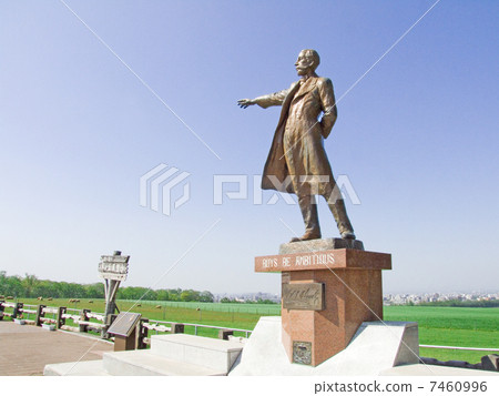 在小山天文台克拉克雕象的綿羊 7460996