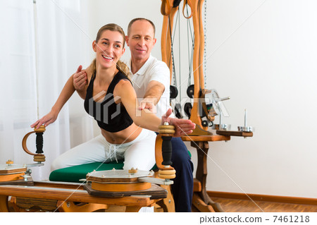 Patient at the physiotherapy 7461218