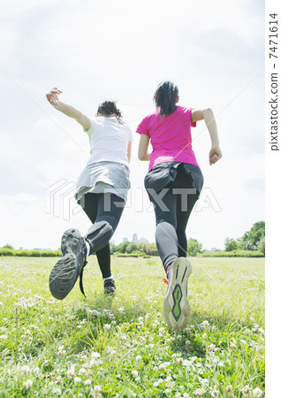 Active girls Active girls 7471614