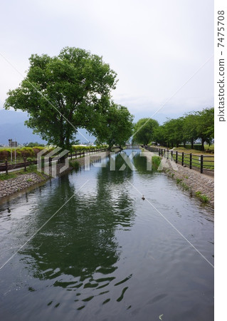 Azumino picket weir 7475708
