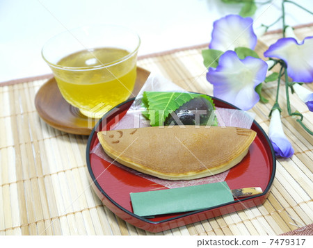 Summer sweets 7479317