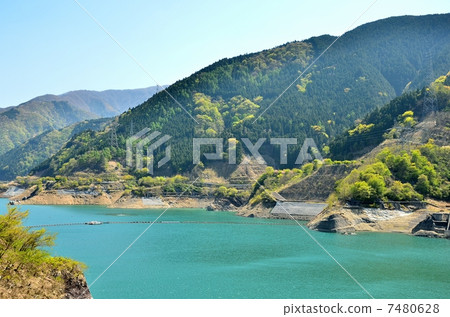 Dam Lake (Chichibu Sakura Lake) 7480628