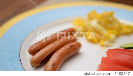 香腸早餐 7480747