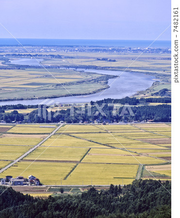 莊內平原和Mogami河 7482161