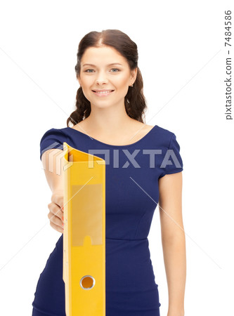woman with folders 7484586
