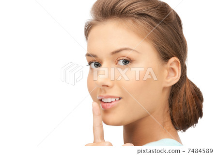 finger on lips 7484589