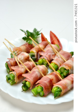 培根蜿蜒的蘆筍 培根蜿蜒的蘆筍 7491321