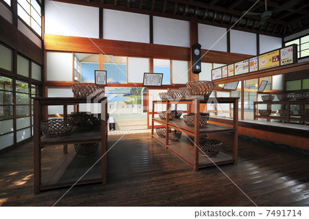 Image of public bath in public bath 7491714