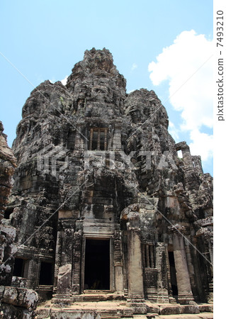 Bayon's central shrine 7493210