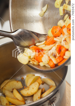 chef at work 7493472