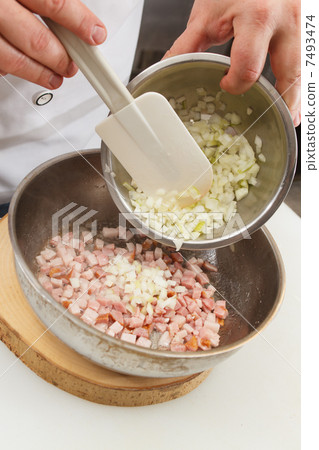 chef at work 7493474