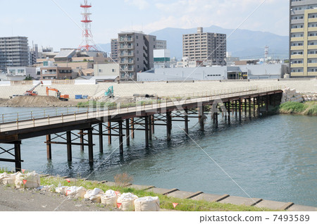 臨時橋 臨時橋 7493589