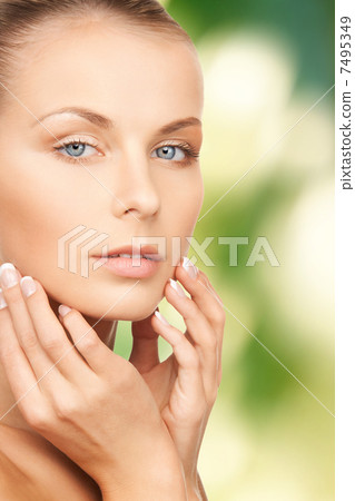 beautiful woman 7495349