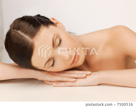 sleeping woman 7500516