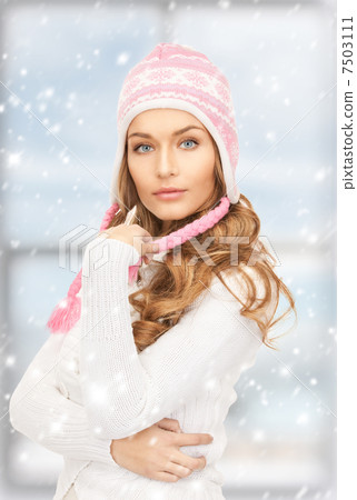 beautiful woman in winter hat beautiful woman in winter hat 7503111