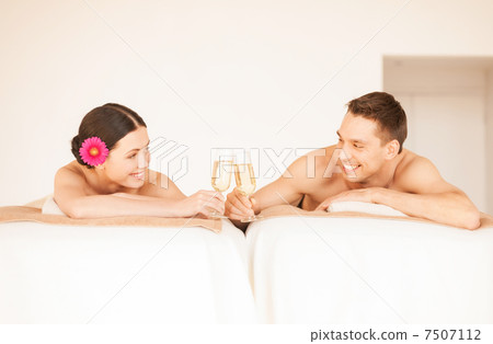 couple in spa 7507112