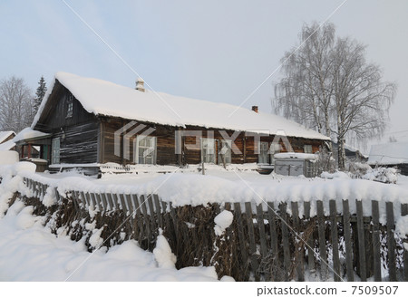 village in winter 7509507