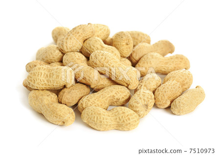 Peanuts isolated 7510973