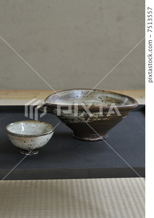 Pottery 7513557