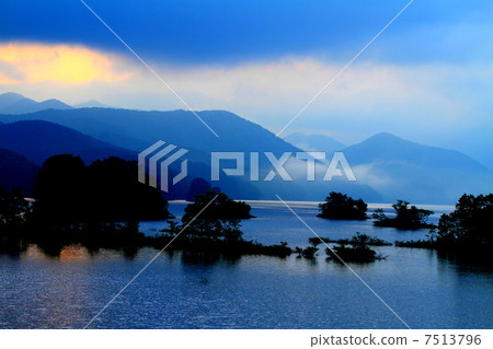 Akimoto Lake 7513796