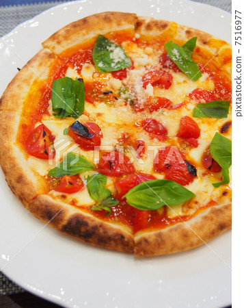 Pizza Margherita Pizza Margherita 7516977