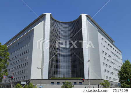 Osaka Prefectural Police Headquarters 7517399