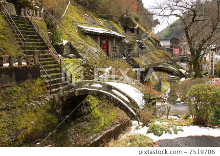 Iwami Ginzan Raman Temple 7519706