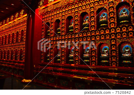 The wall of the Buddhist temple · 1st floor interior (Chinatown / Singapore) The wall of the Buddhist temple · 1st floor interior (Chinatown / Singapore) 7520842
