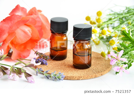 Essential oil and herbs 7521357